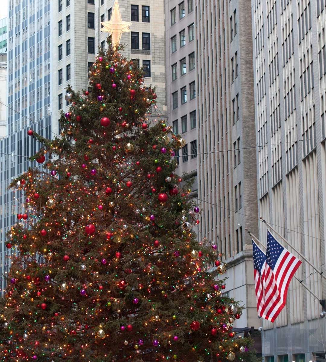 El-árbol-de-Navidad-de-Wall-Street-1 Summit One Vanderbilt. Foto de Michael Huh en Unsplash